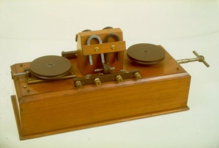 Detector magnetico tipo Marconi 1903